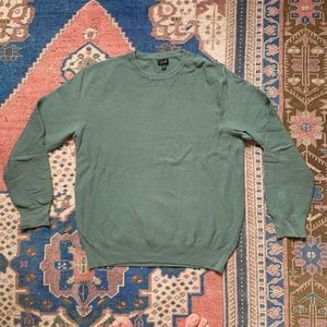 Worn a couple of times, great condition, smoke and pet free home.